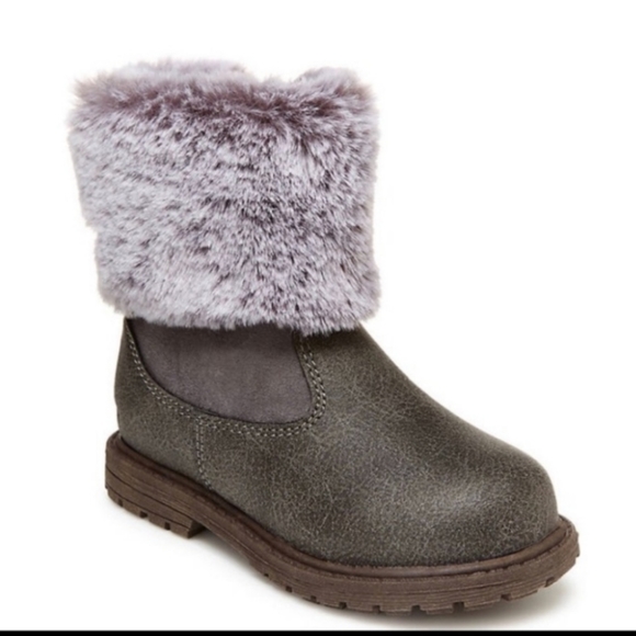 Like new Oshkosh baby Feux Fur empress boots size 6m - Picture 1 of 4